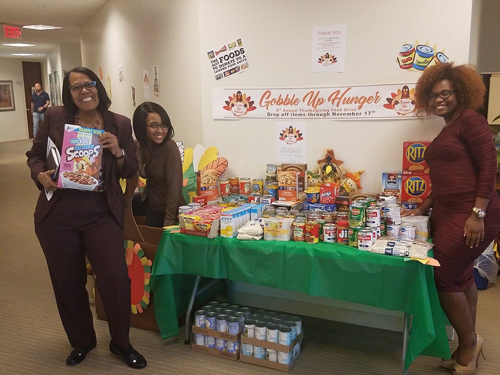 Atlanta-Corporate-Office-Food-Drive-2017-b